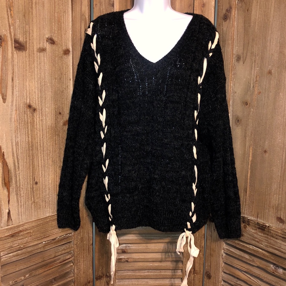 Lizard Thicket Sweater. Size Small. - image 1